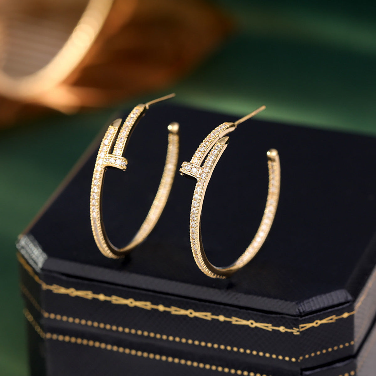 Boucles d’oreilles étreinte