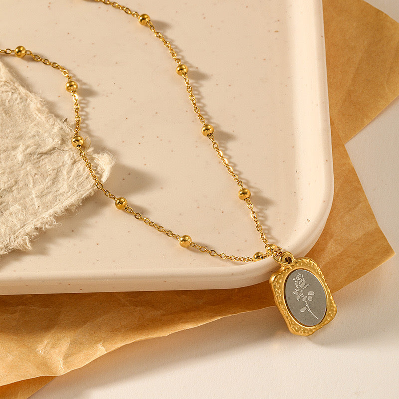 Collier Rose d’argent
